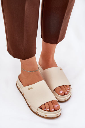 Klapky na platformě model 211688 Step in style