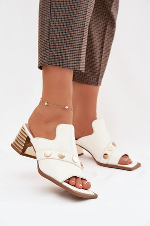 Klapky na podpatku model 225351 Step in style