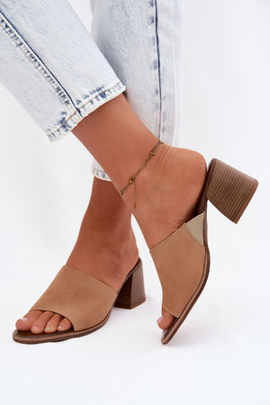 Klapky na podpatku model 228365 Step in style