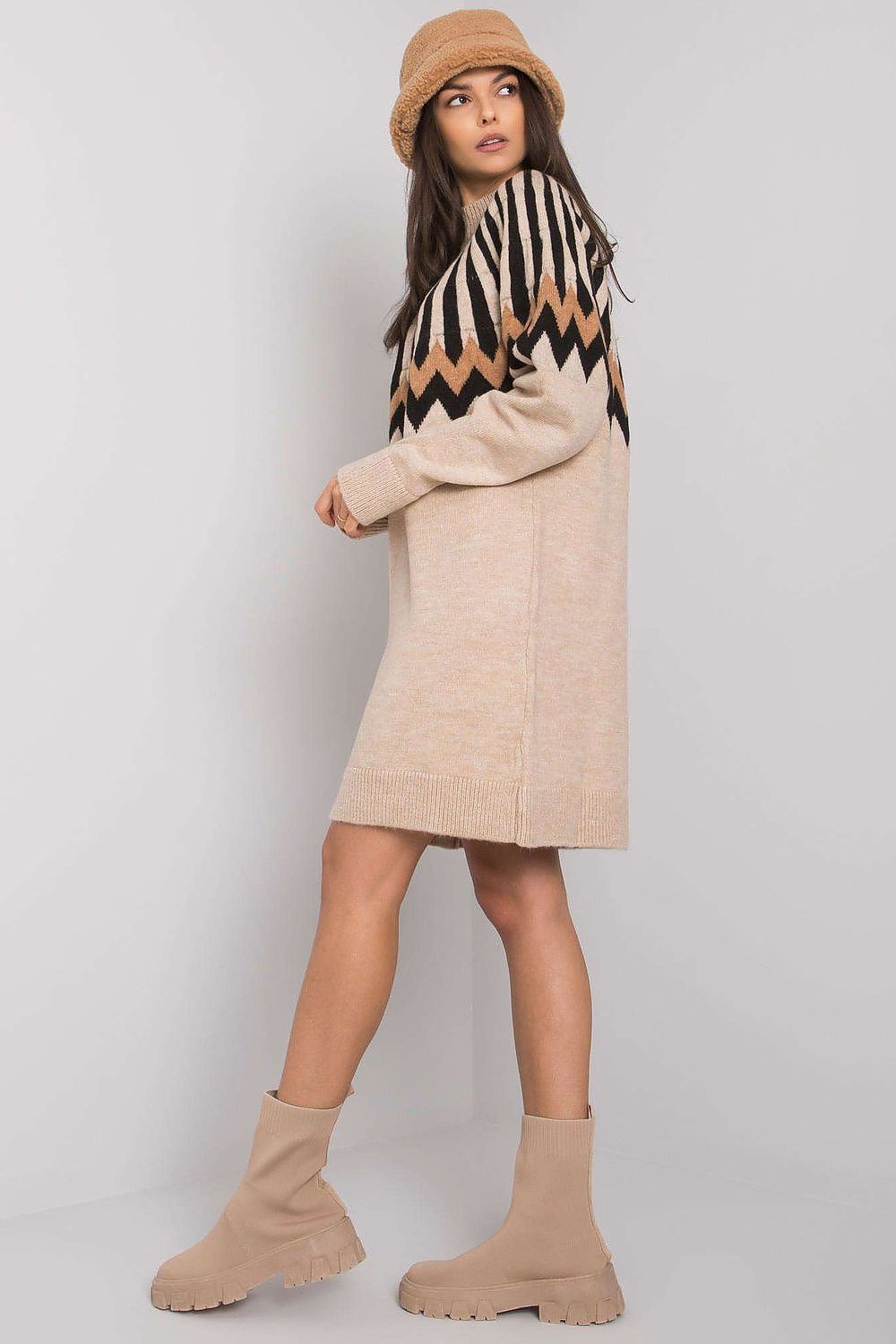  Denní šaty model 189297 Rue Paris 