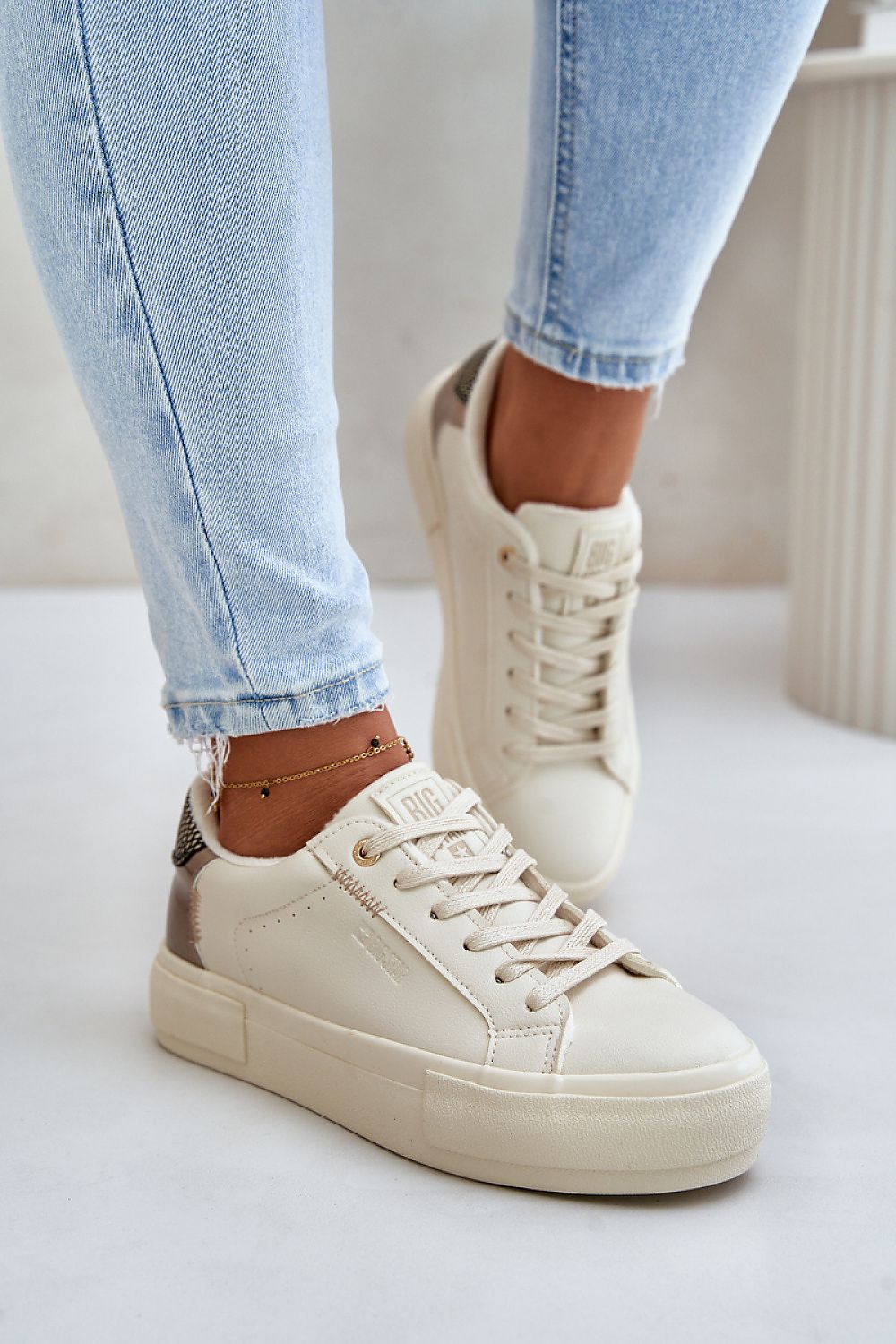  Tenisky na platformě model 201720 Step in style 
