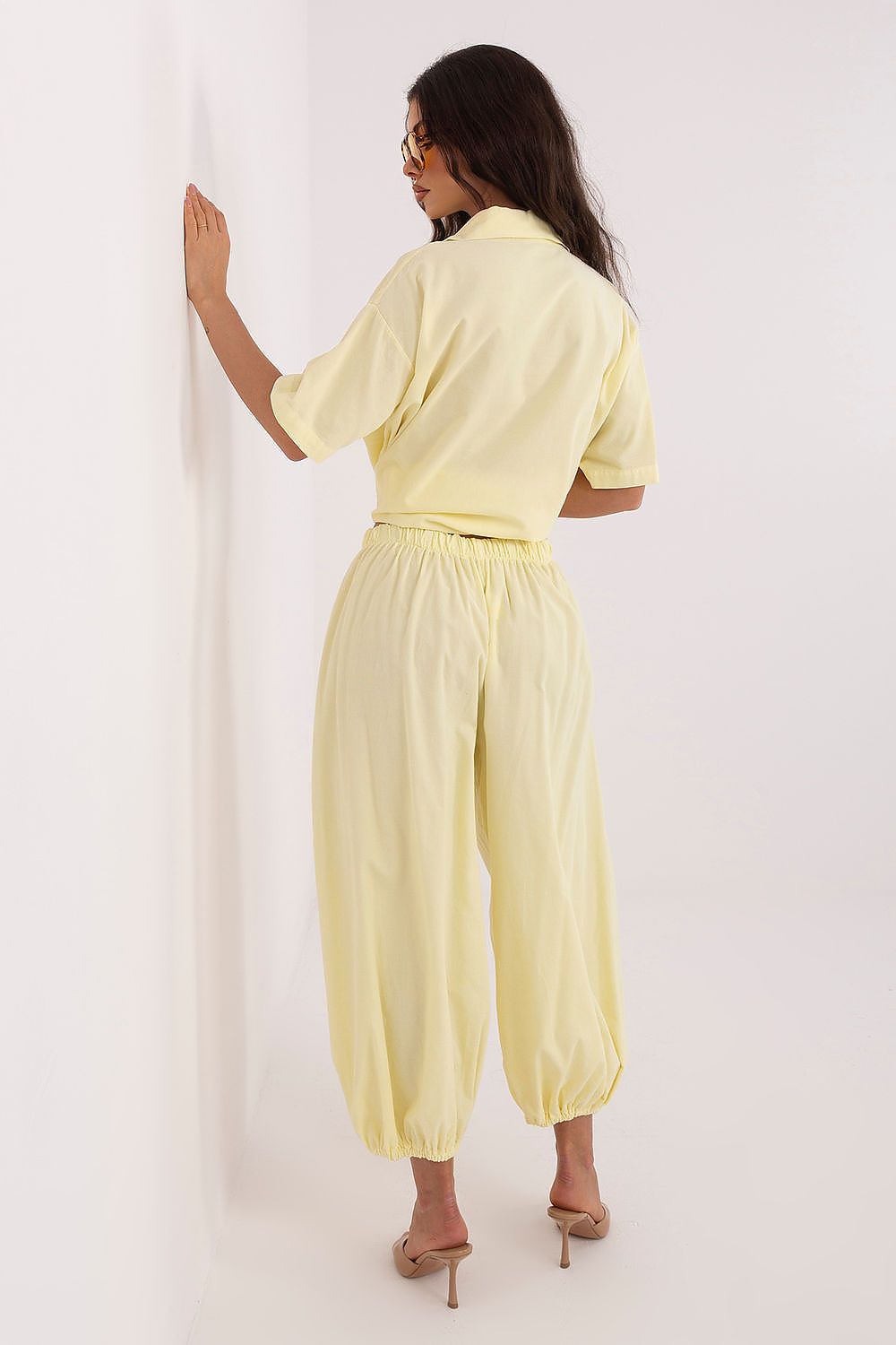  Kordové kalhoty model 226226 Italy Moda 