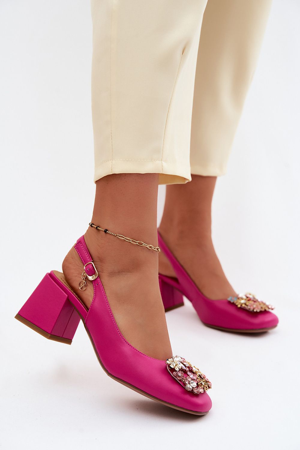  Lodičky na sloupku model 228406 Step in style 