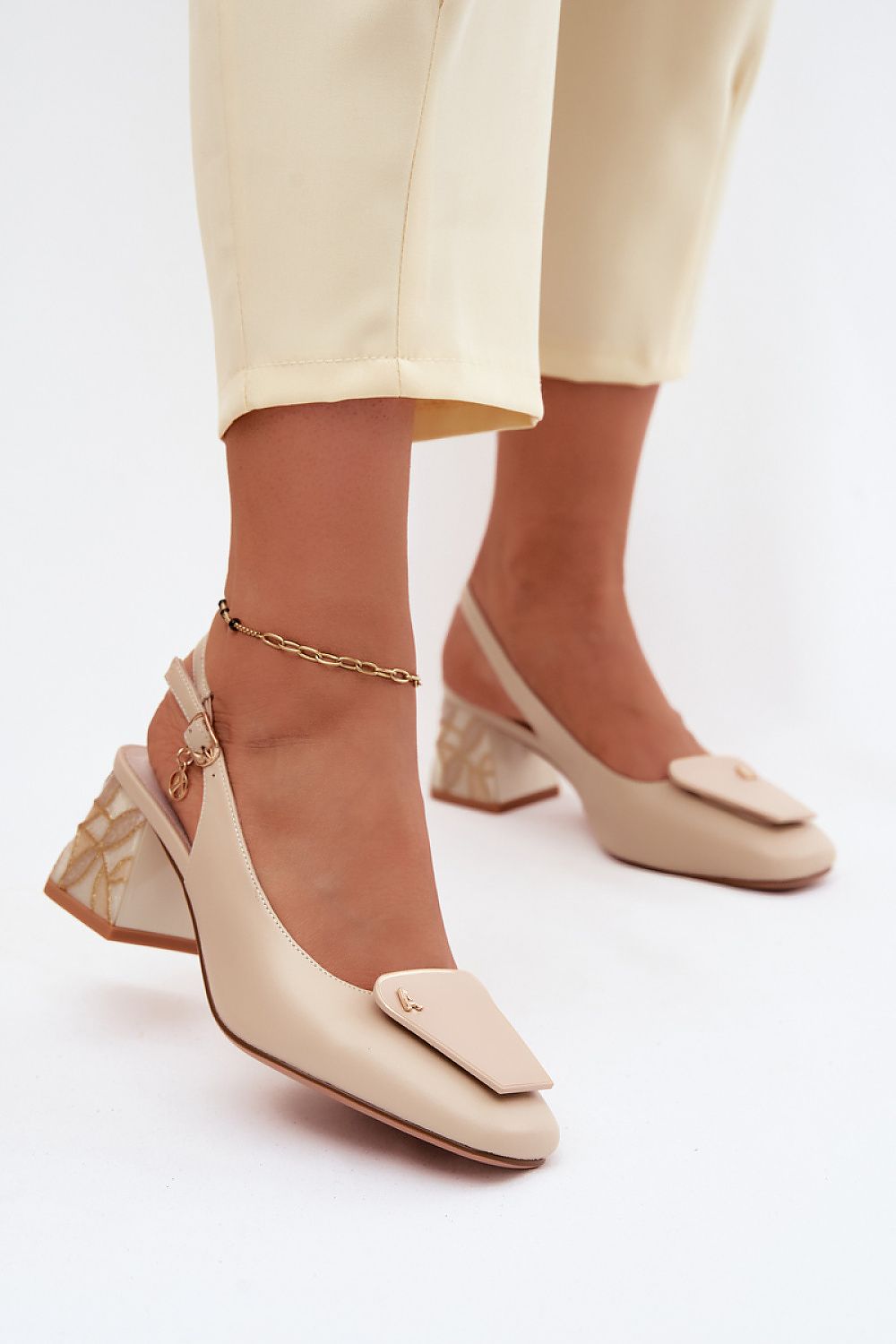  Lodičky na sloupku model 228407 Step in style 