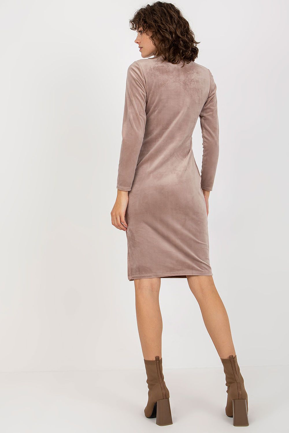  Večerní šaty model 174424 Rue Paris 